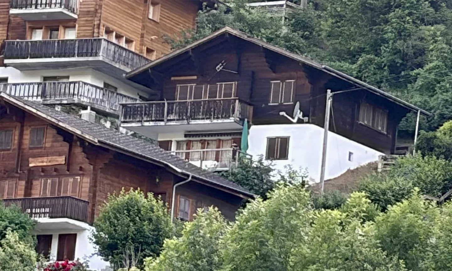 Chalet mit zwei Einheiten in Fiesch - Foto 1 von 8