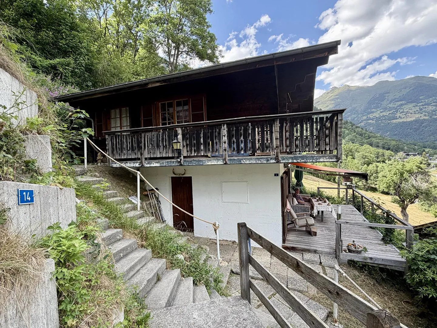 Chalet mit zwei Einheiten in Fiesch - Foto 2 von 8