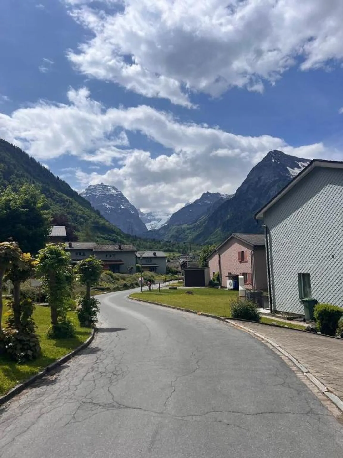 5.5 Room Single Family House with Garden in Linthal - Photo 2 of 12