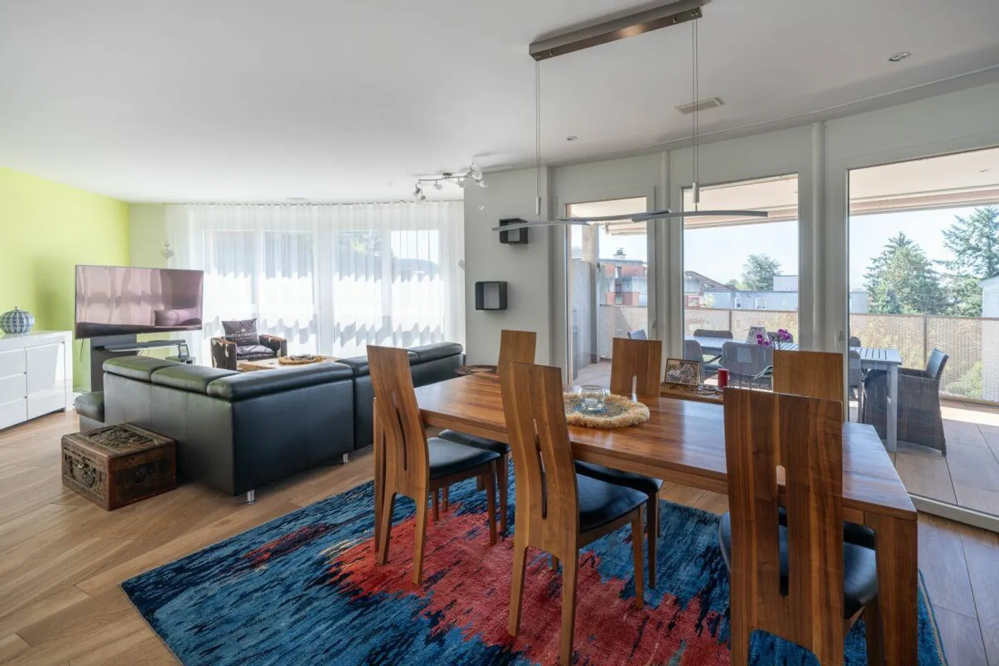 Stylish Living with a View - Exclusive 4.5 Room Condominium - Photo 8 of 26