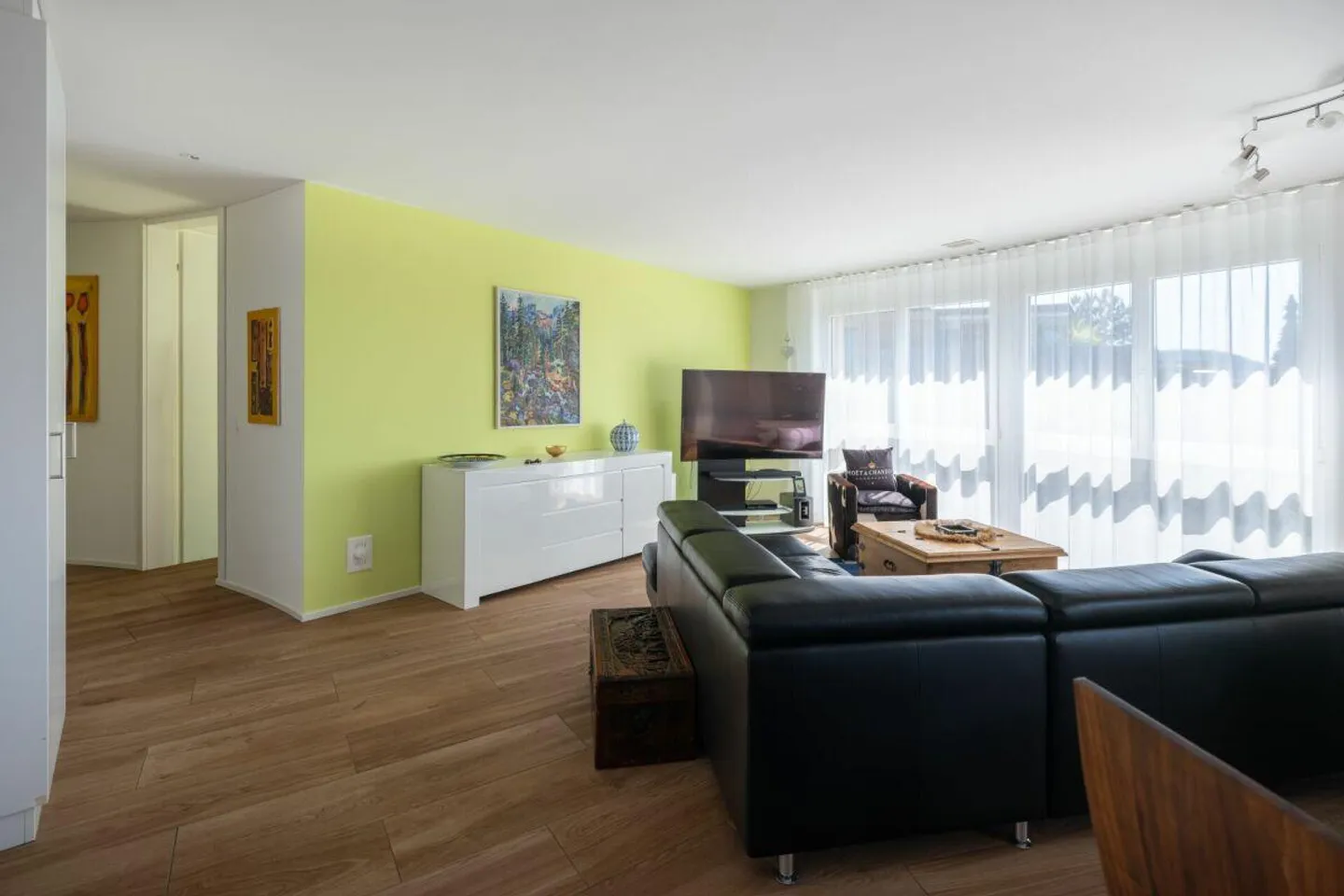 Stylish Living with a View - Exclusive 4.5 Room Condominium - Photo 9 of 26