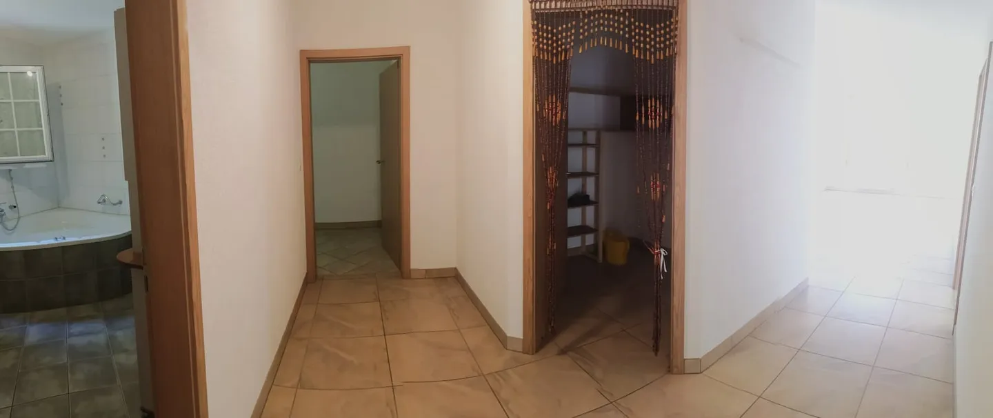 Riduzione del prezzo: appartamento al 1° piano con ascensore, veranda e grande balcone - Foto 18 di 35