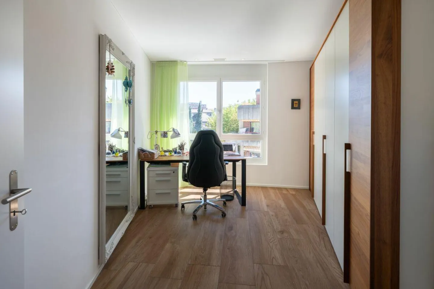Stylish Living with a View - Exclusive 4.5 Room Condominium - Photo 14 of 26