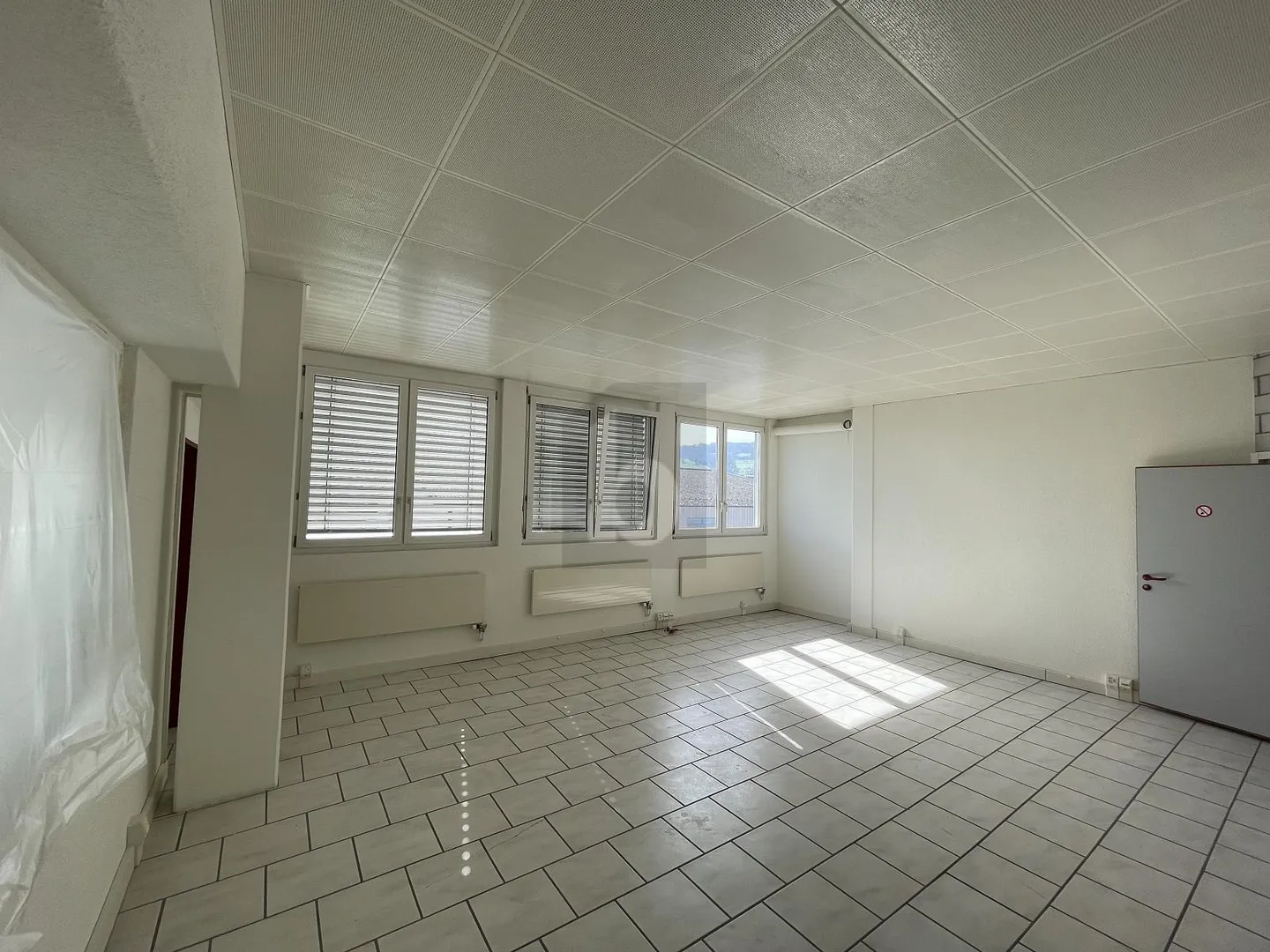 Bureau à louer - Photo 4 sur 4