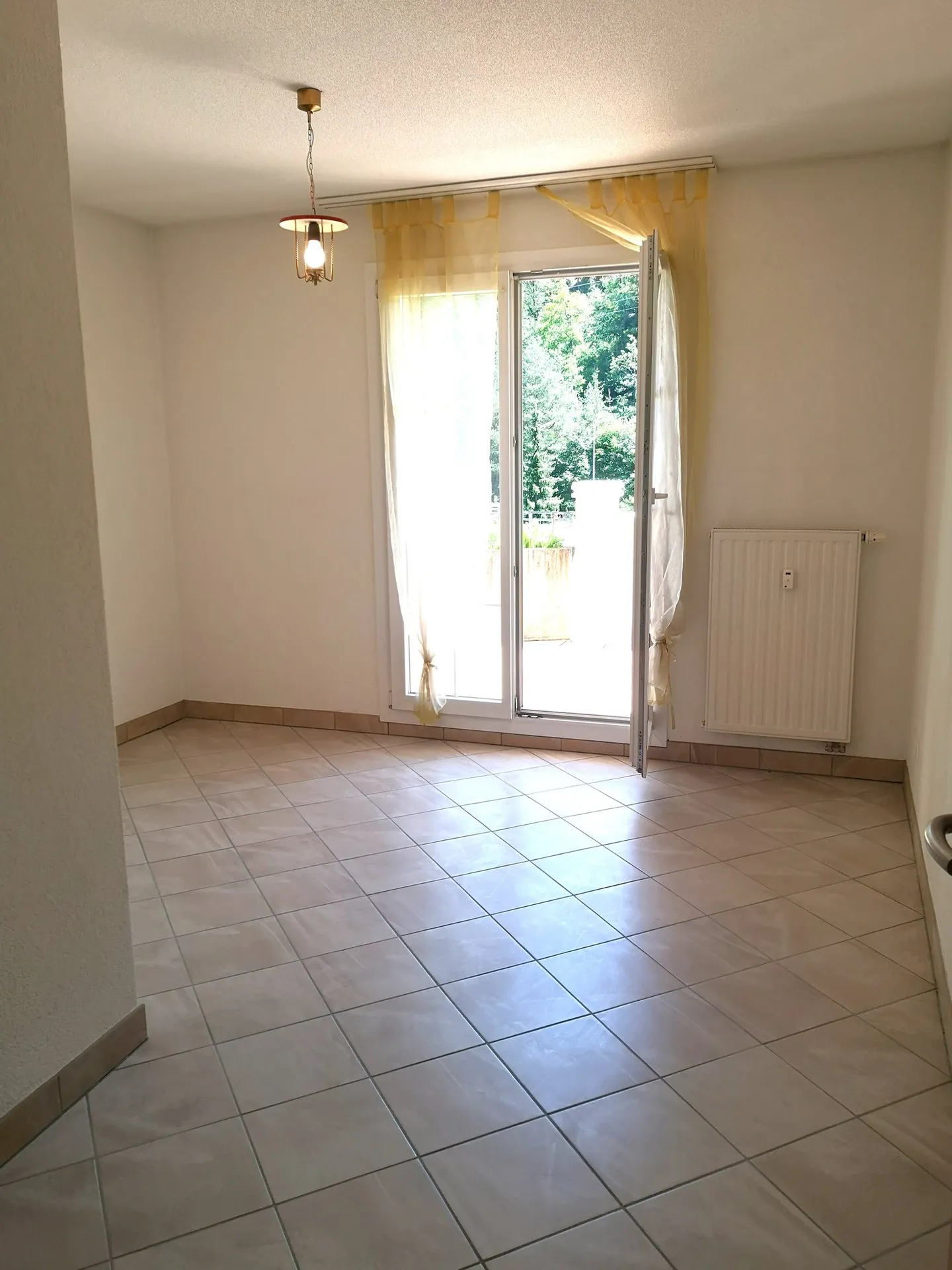 Riduzione del prezzo: appartamento al 1° piano con ascensore, veranda e grande balcone - Foto 14 di 35