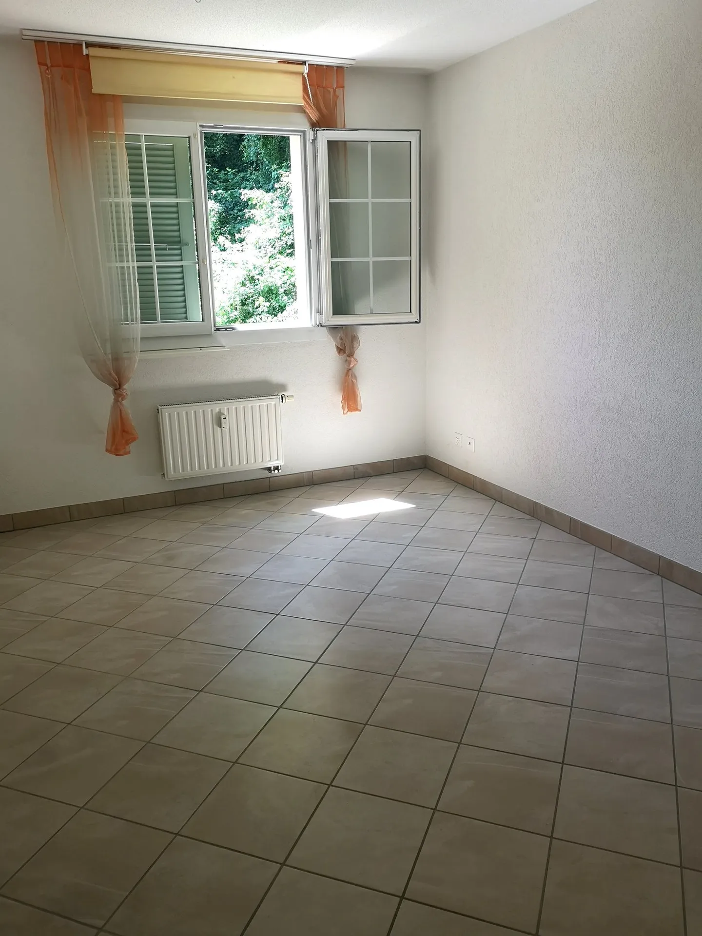 Riduzione del prezzo: appartamento al 1° piano con ascensore, veranda e grande balcone - Foto 16 di 35