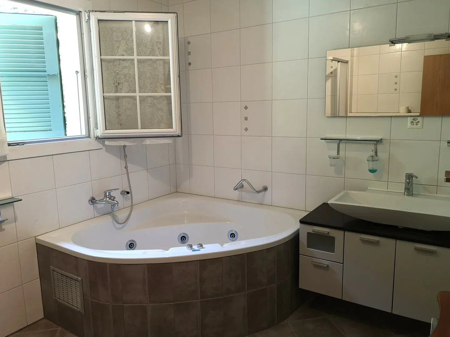 Riduzione del prezzo: appartamento al 1° piano con ascensore, veranda e grande balcone - Foto 33 di 35