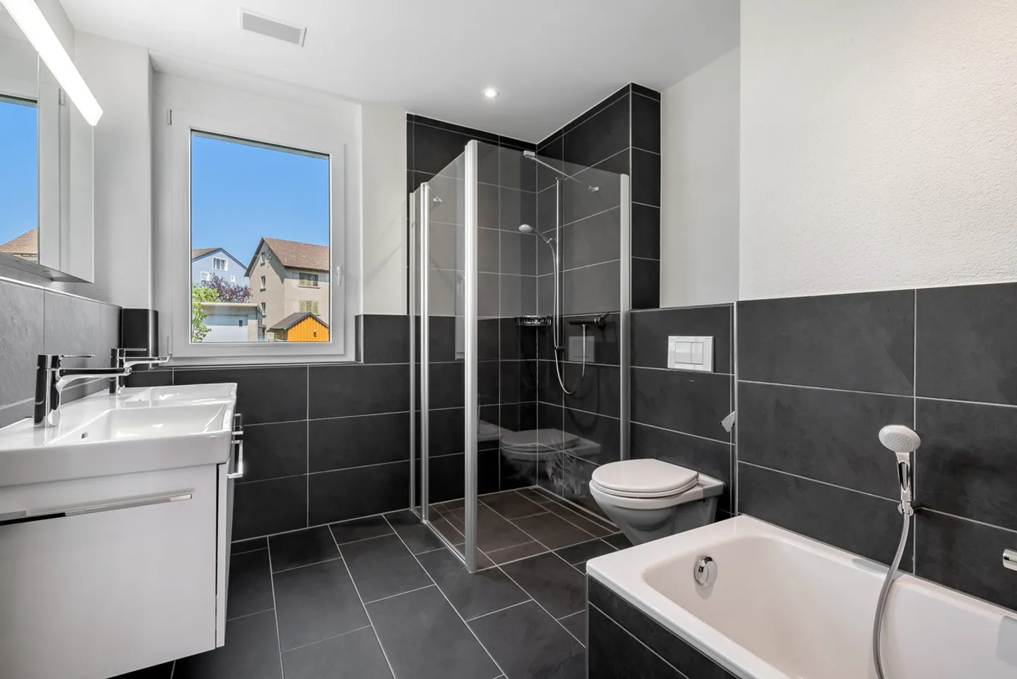 Ampio appartamento nuovo con vista - Foto 5 di 8