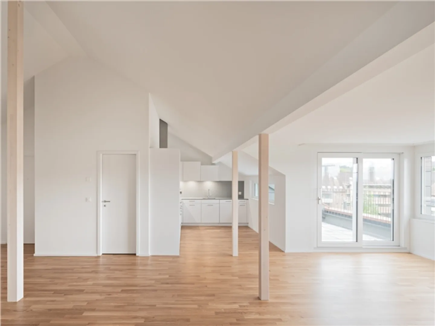 Superbe appartement sous les combles dans un endroit calme - Photo 2 sur 7