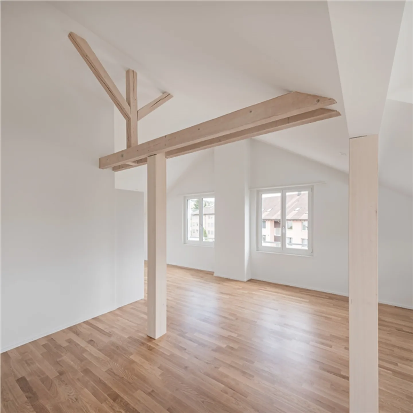 Superbe appartement sous les combles dans un endroit calme - Photo 3 sur 7