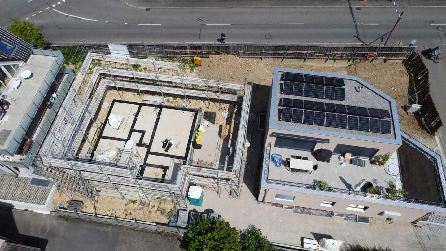 Nuova costruzione in una posizione soleggiata – moderna casa unifamiliare di 5,5 stanze con molta luce e ampia terrazza - Foto 7 di 13