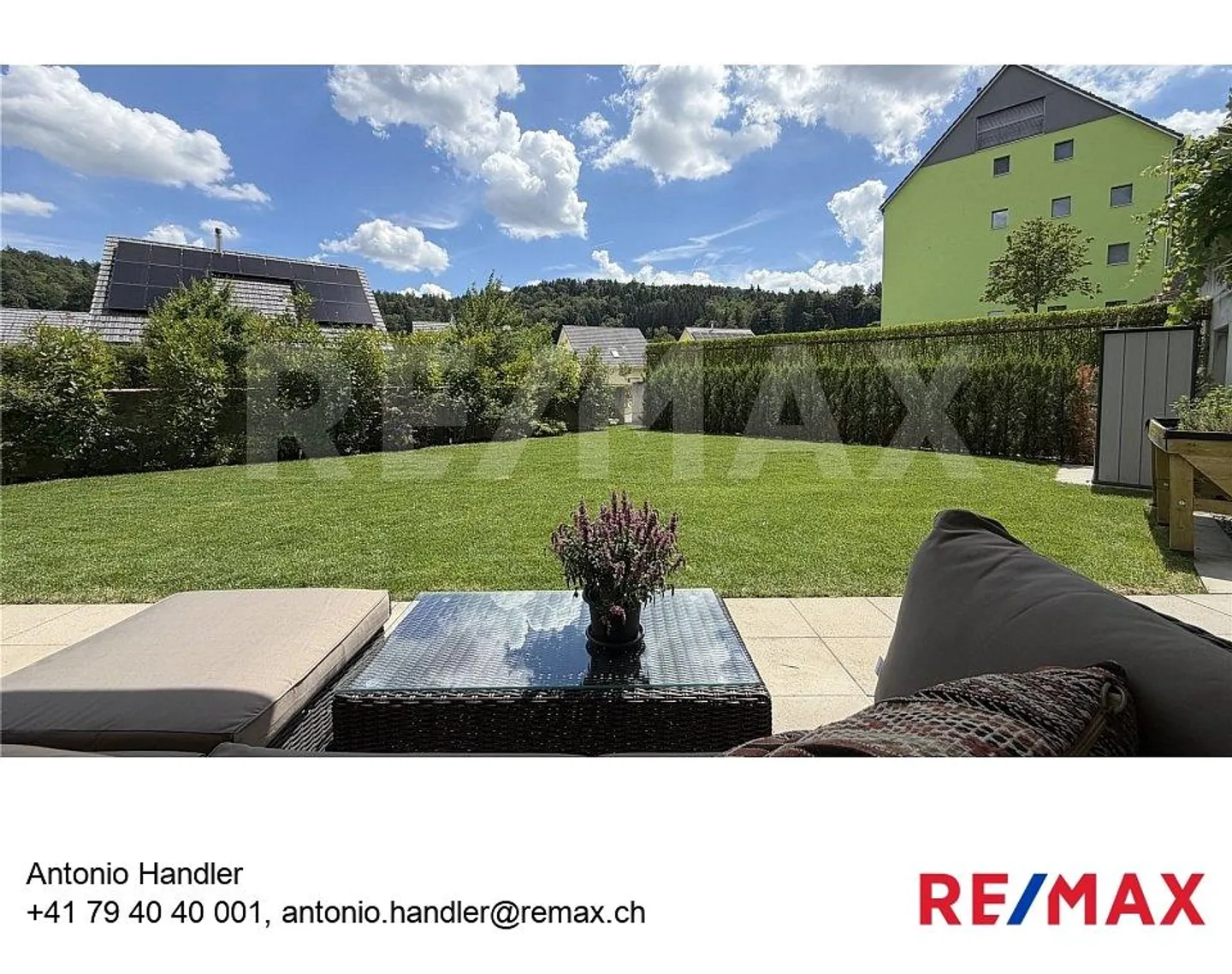 Vivere nel verde Elegante appartamento con giardino e ampio giardino privato a Lufingen - Foto 1 di 7