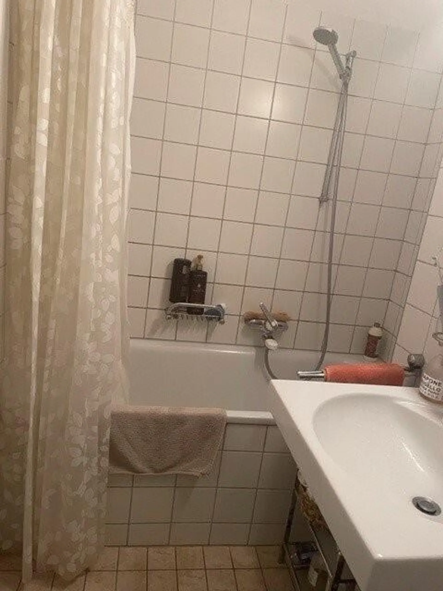 Charmante appartement ancien de 3,5 pièces - Photo 7 sur 9