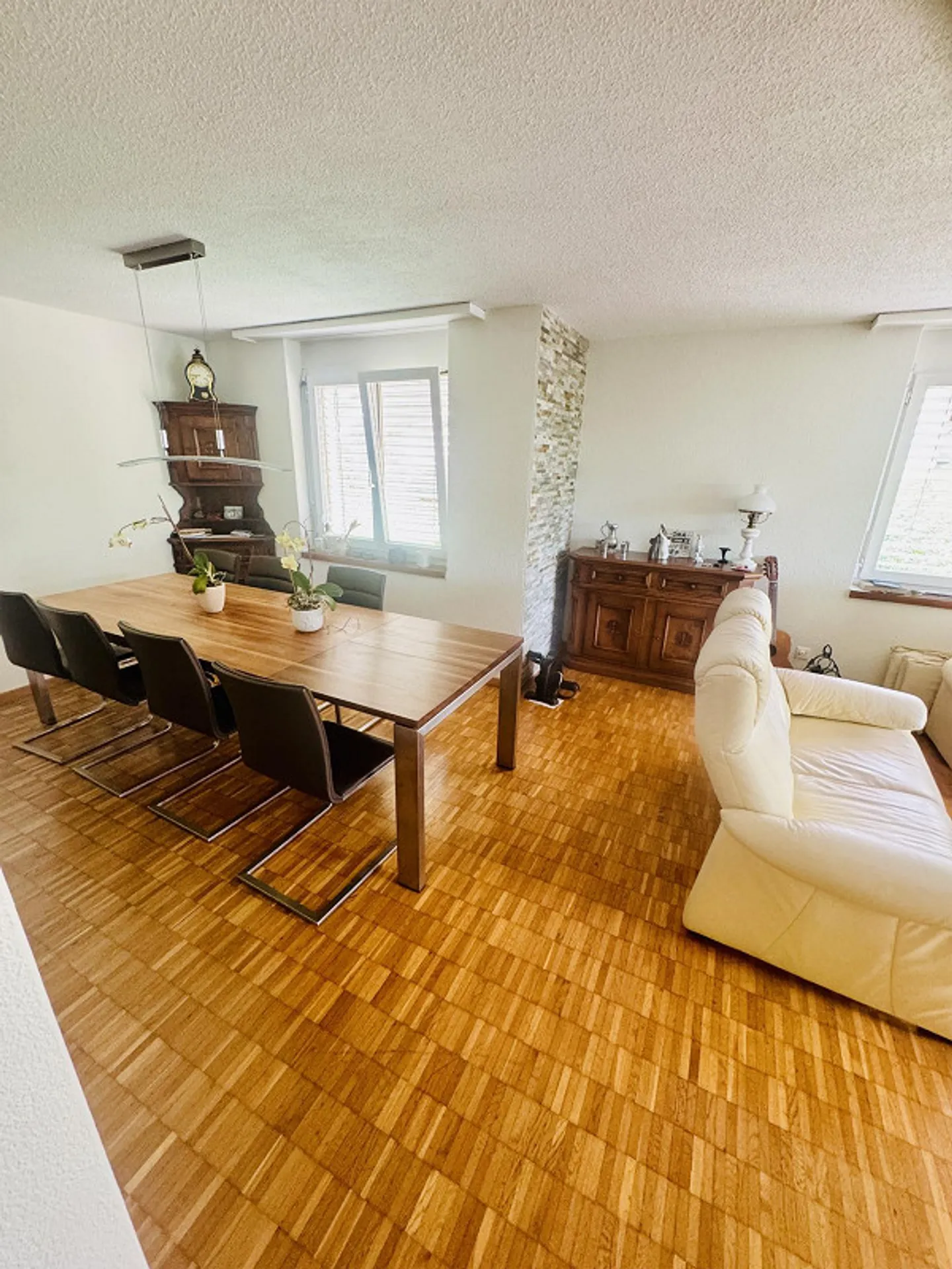 Grosszügige Wohnung mit Garten - Foto 2 von 12