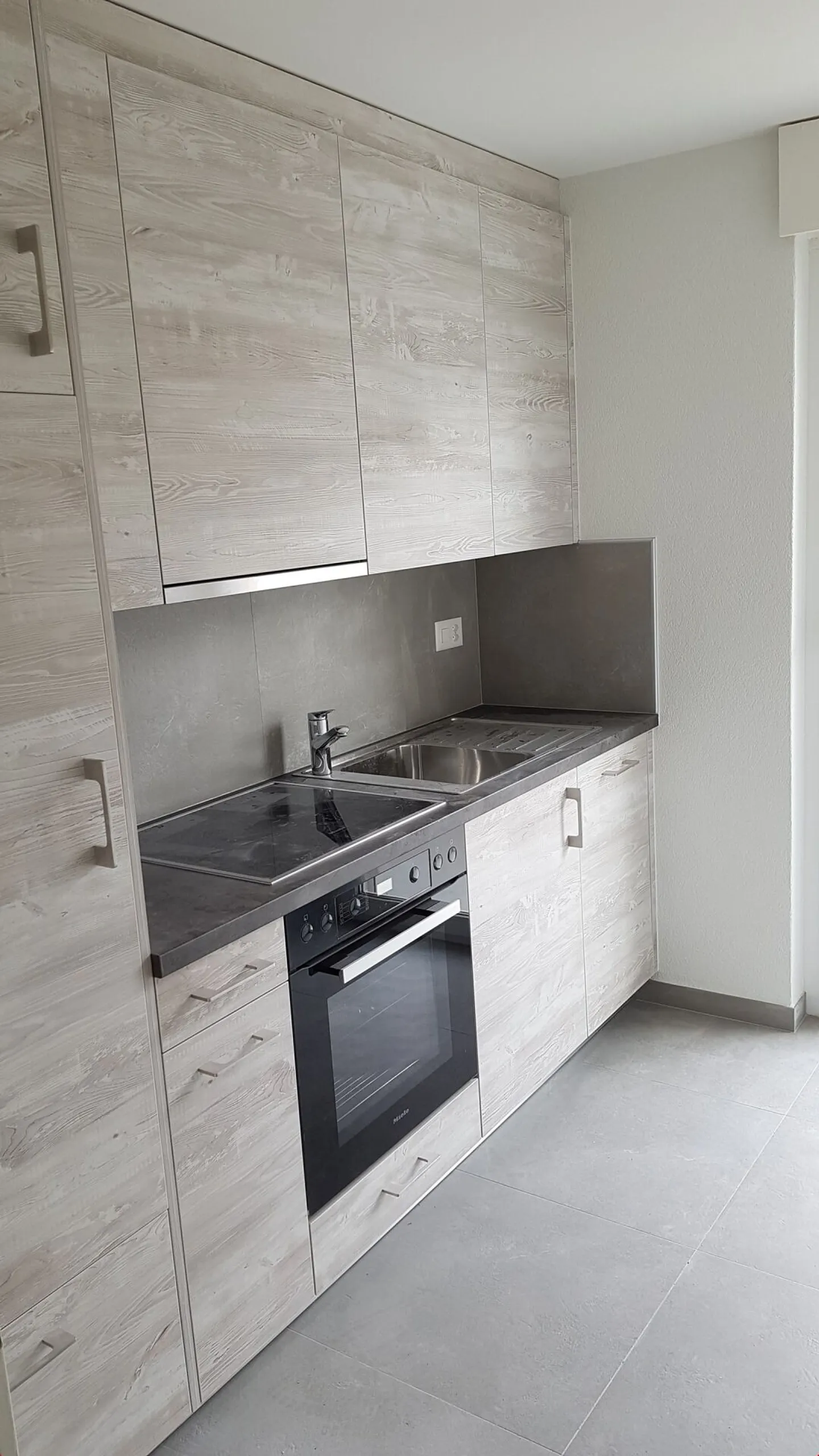 Small 2-room apartment renovated in 2020 in a quiet neighborhood! - Photo 1 of 10