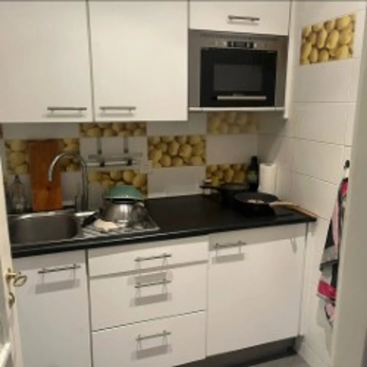 Wir bieten Ihnen ein großes Studio in Pâquis an - Foto 4 von 6