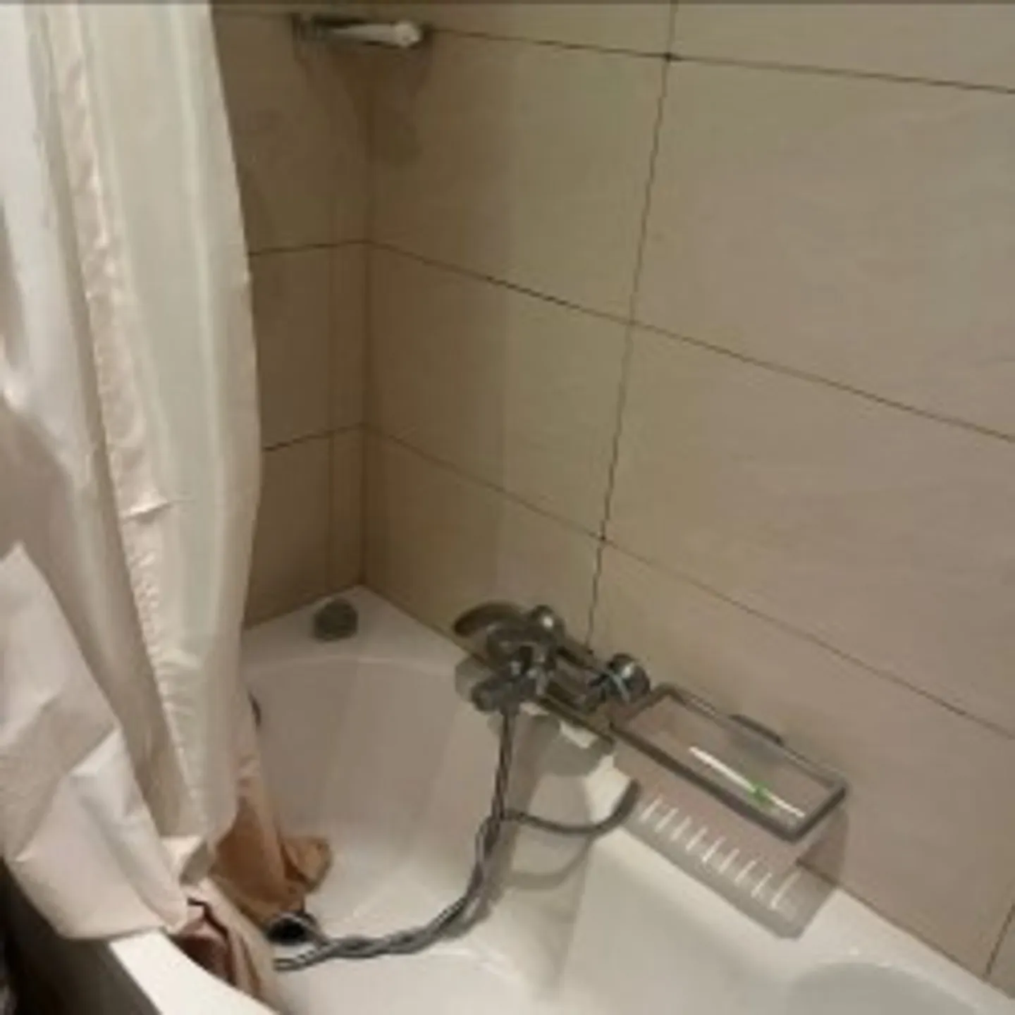 Wir bieten Ihnen ein großes Studio in Pâquis an - Foto 6 von 6