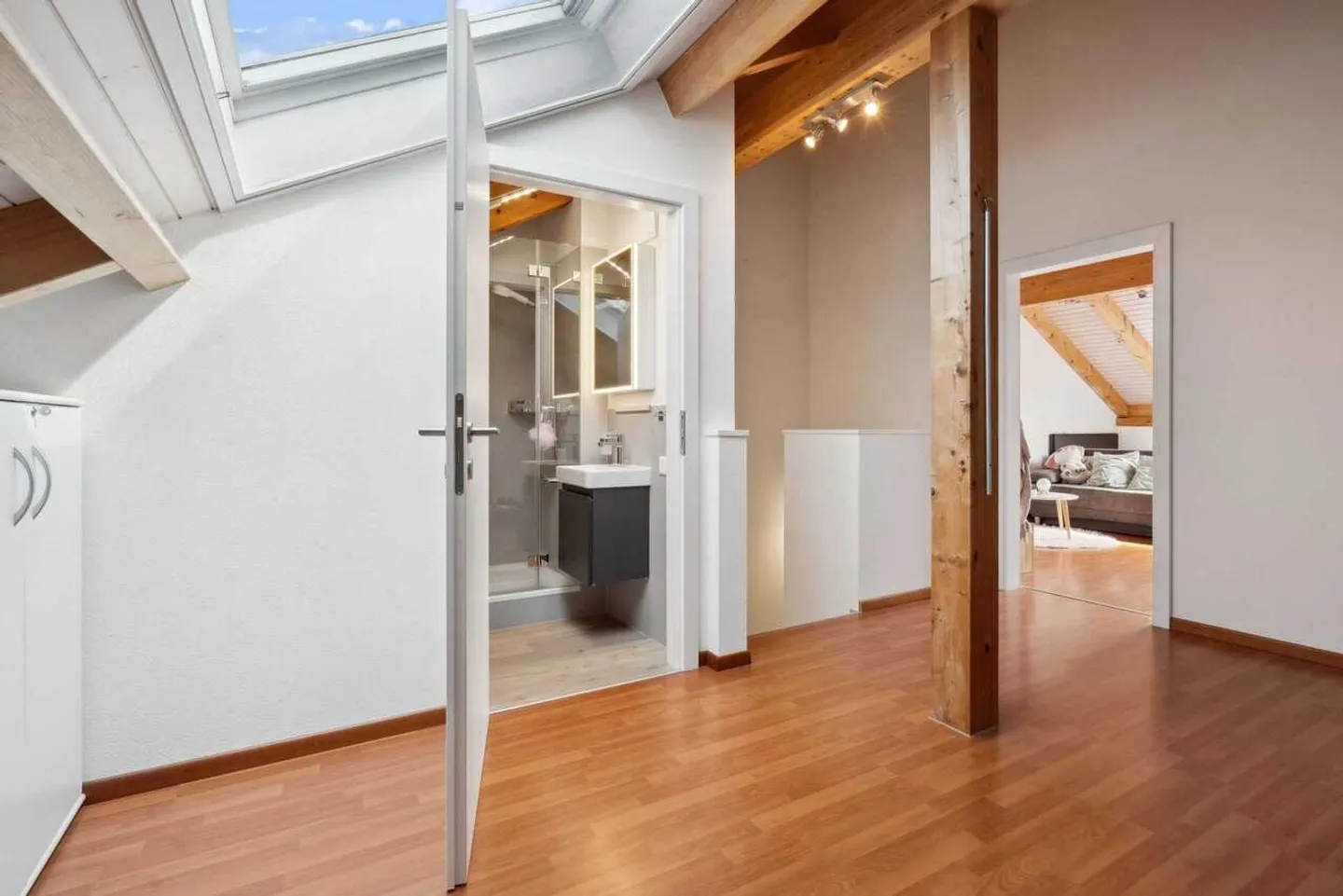 Maison de ville confortable de 5,5 pièces à Gross à vendre - Photo 10 sur 13