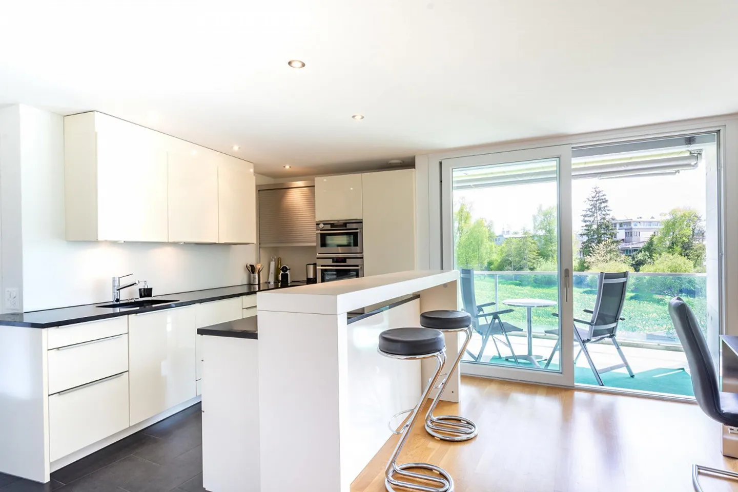 Modern Suburban Apartment with Beautiful Views - Photo 7 of 19