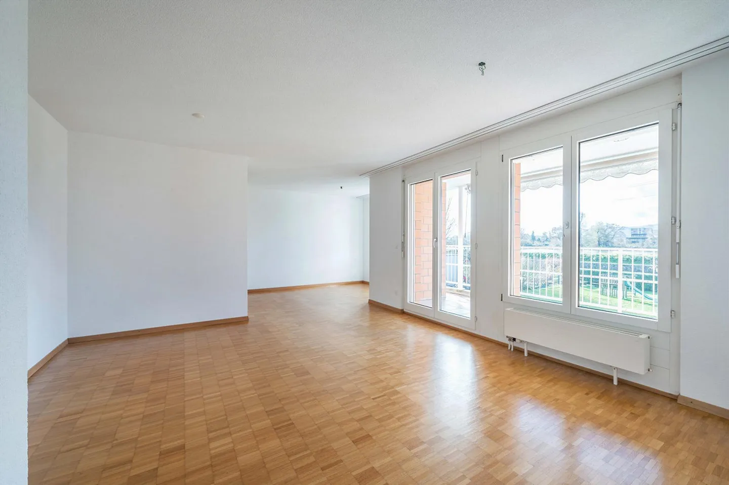 Ruhig und zentrumsnah direkt am Klingnauer Stausee - Foto 4 von 10