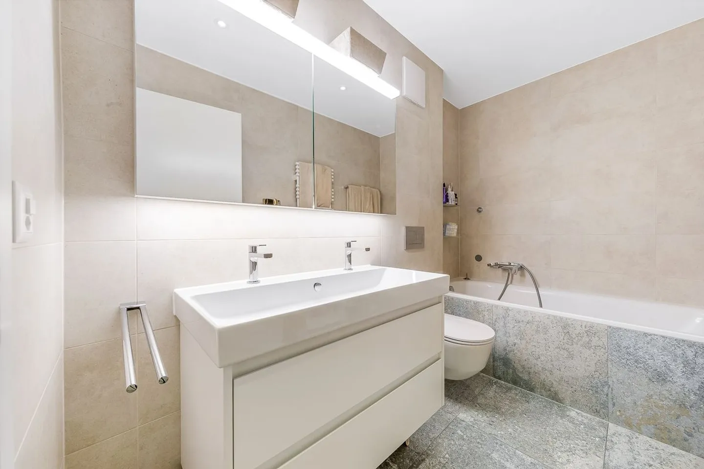 Stunning 3.5 Zimmer Wohnung - Foto 10 von 11