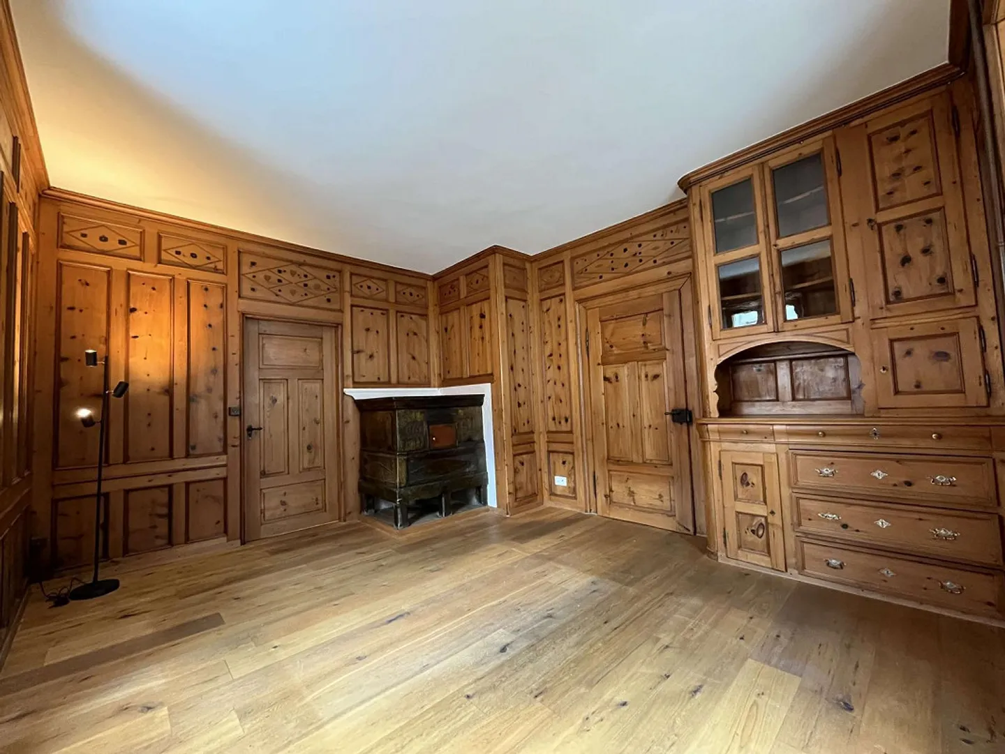 Charmante 3.5-Zimmerwohnung mitten in Tiefencastel! - Foto 2 von 11