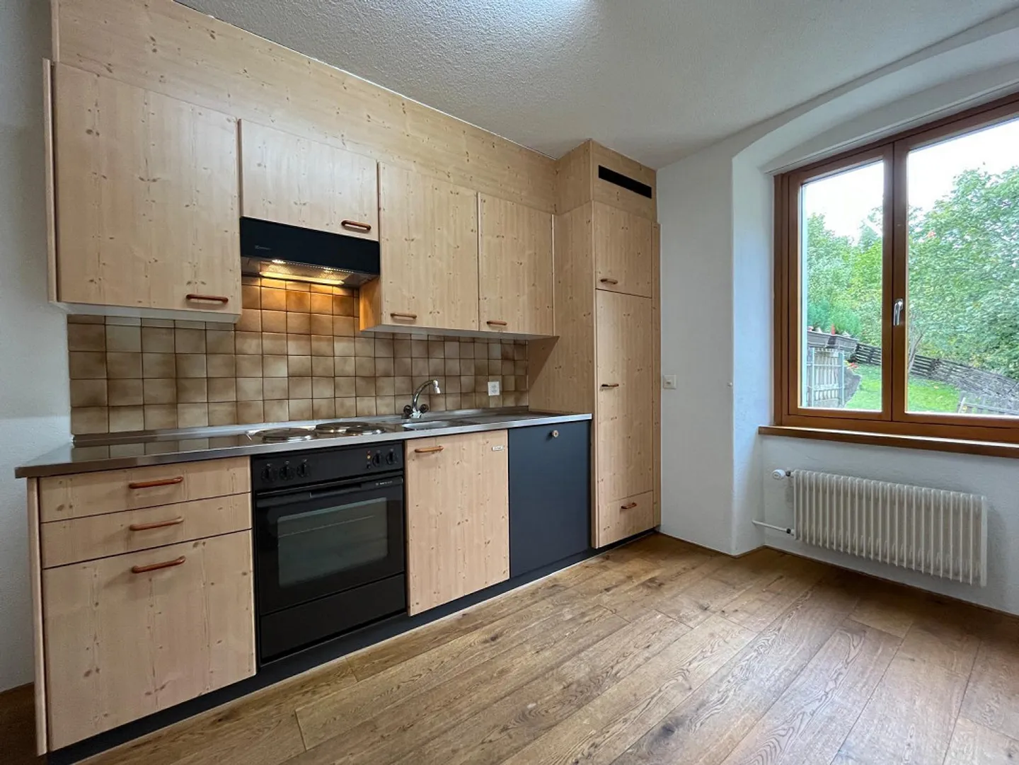 Charmante 3.5-Zimmerwohnung mitten in Tiefencastel! - Foto 3 von 11