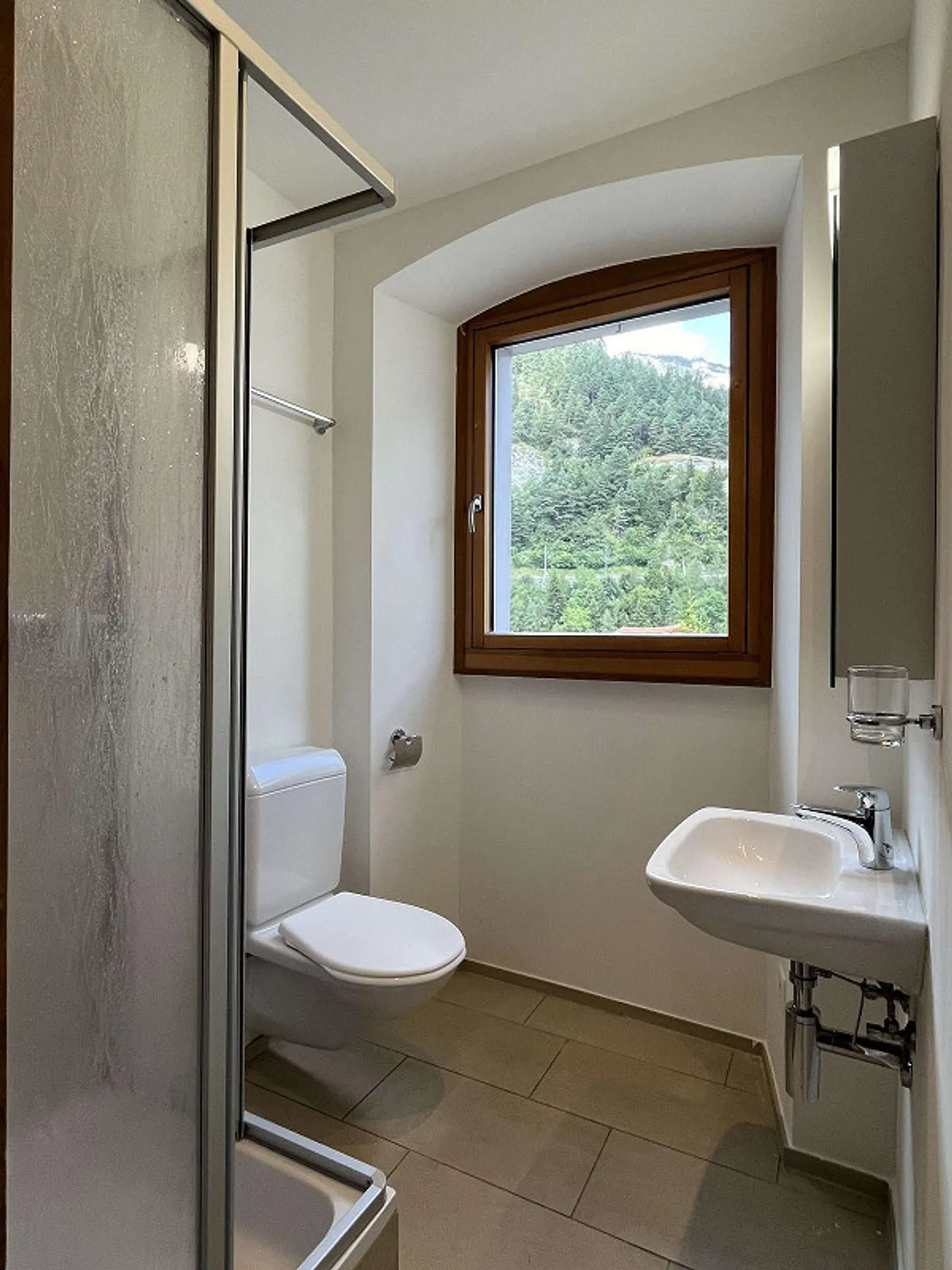 Charmante 3.5-Zimmerwohnung mitten in Tiefencastel! - Foto 7 von 11