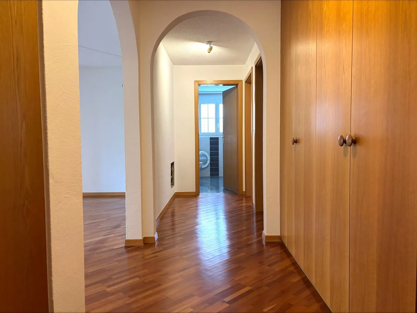 Spacious 5.5-room apartment in a quiet, green residential area - Photo 10 of 11