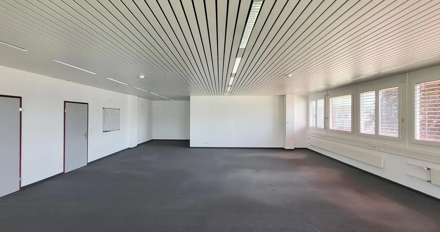 Espace commercial spacieux à Wetzikon - Photo 9 sur 13