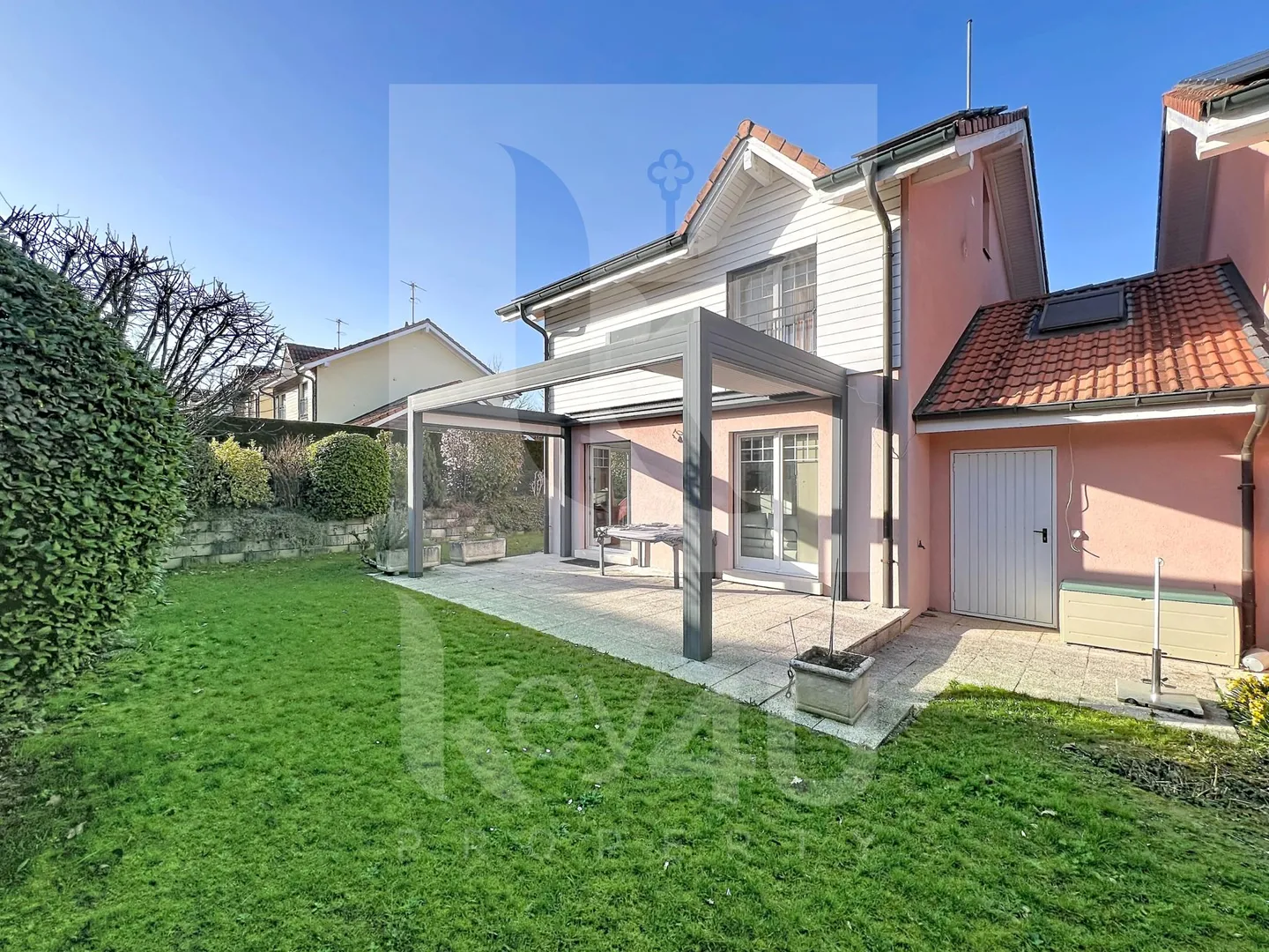 Incantevole Villa A Schiera - Foto 1 di 12