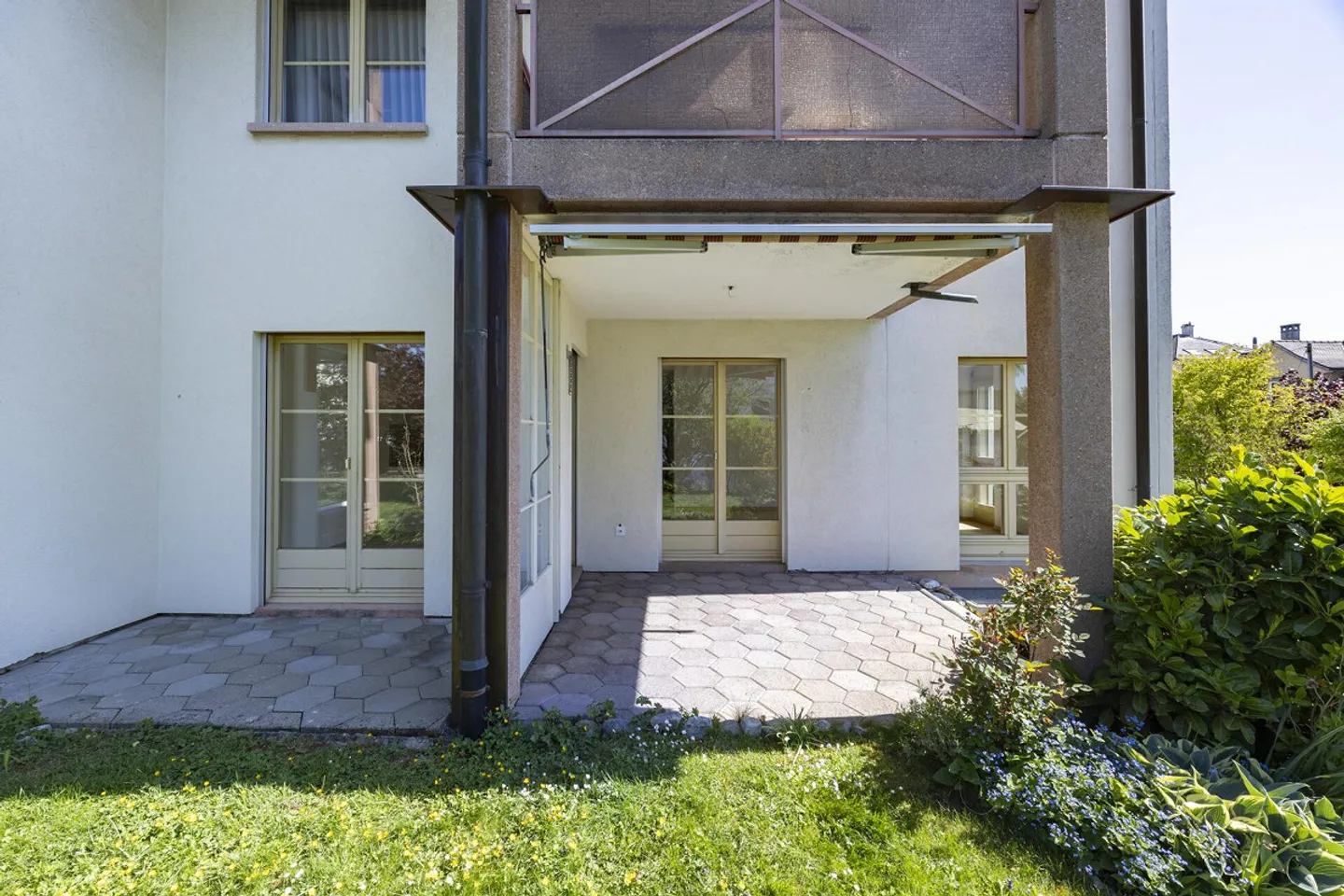 Appartamento giardino 2,5 locali con ascensore e garage singolo - Foto 1 di 20