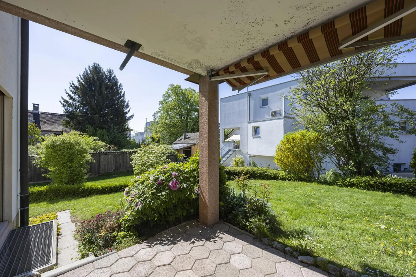 Appartamento giardino 2,5 locali con ascensore e garage singolo - Foto 2 di 20