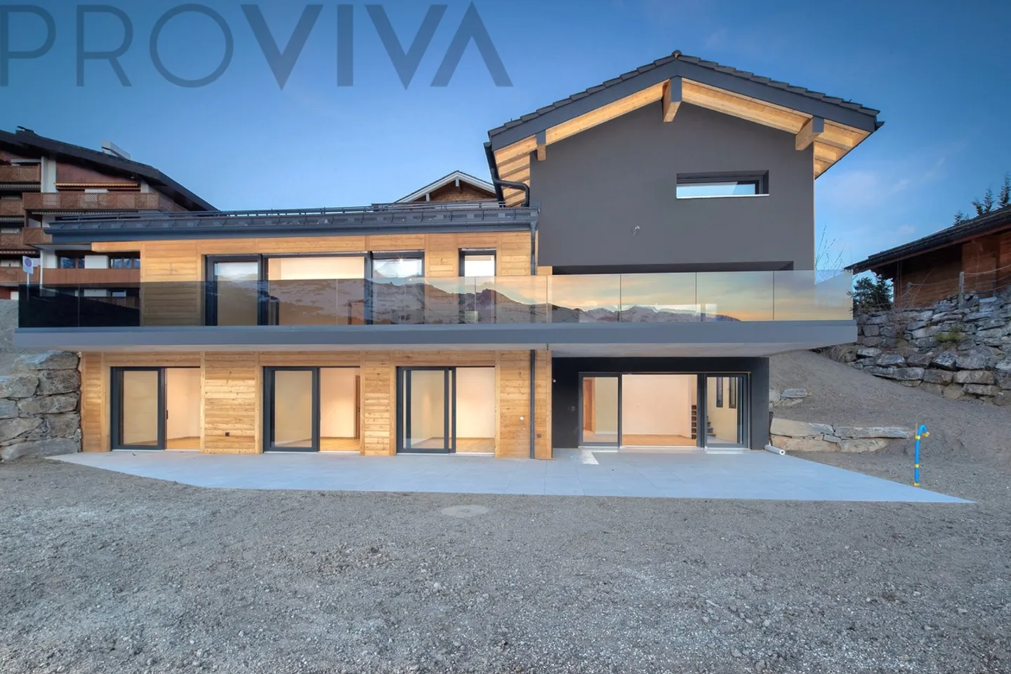 AUSSERGEWÖHNLICHES CHALET MIT PANORAMABLICK - Foto 1 di 6