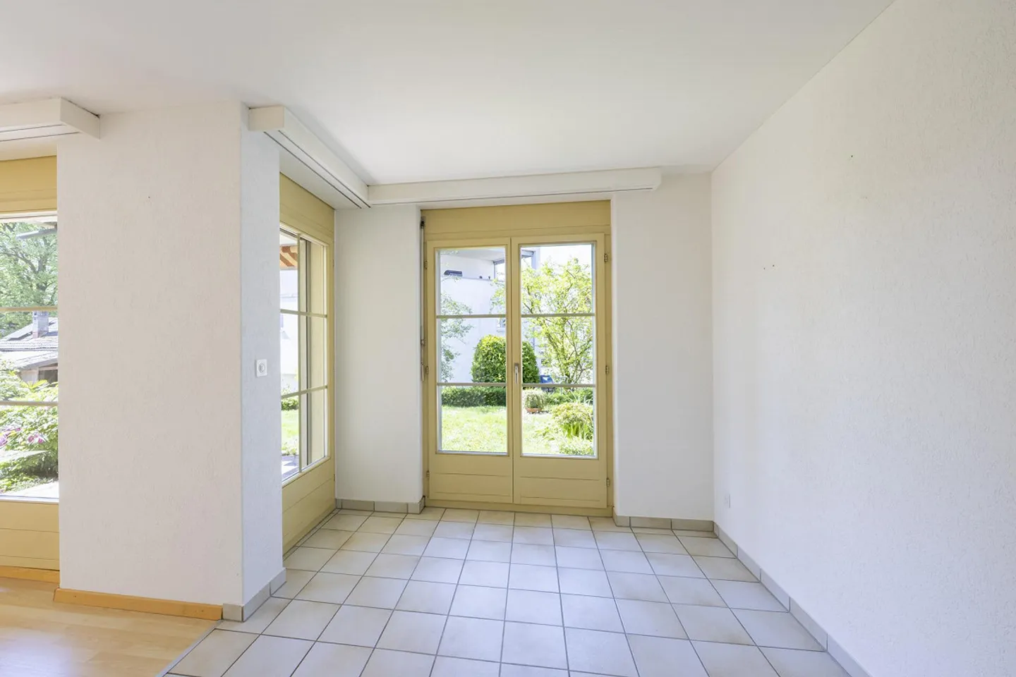 Appartamento giardino 2,5 locali con ascensore e garage singolo - Foto 5 di 20