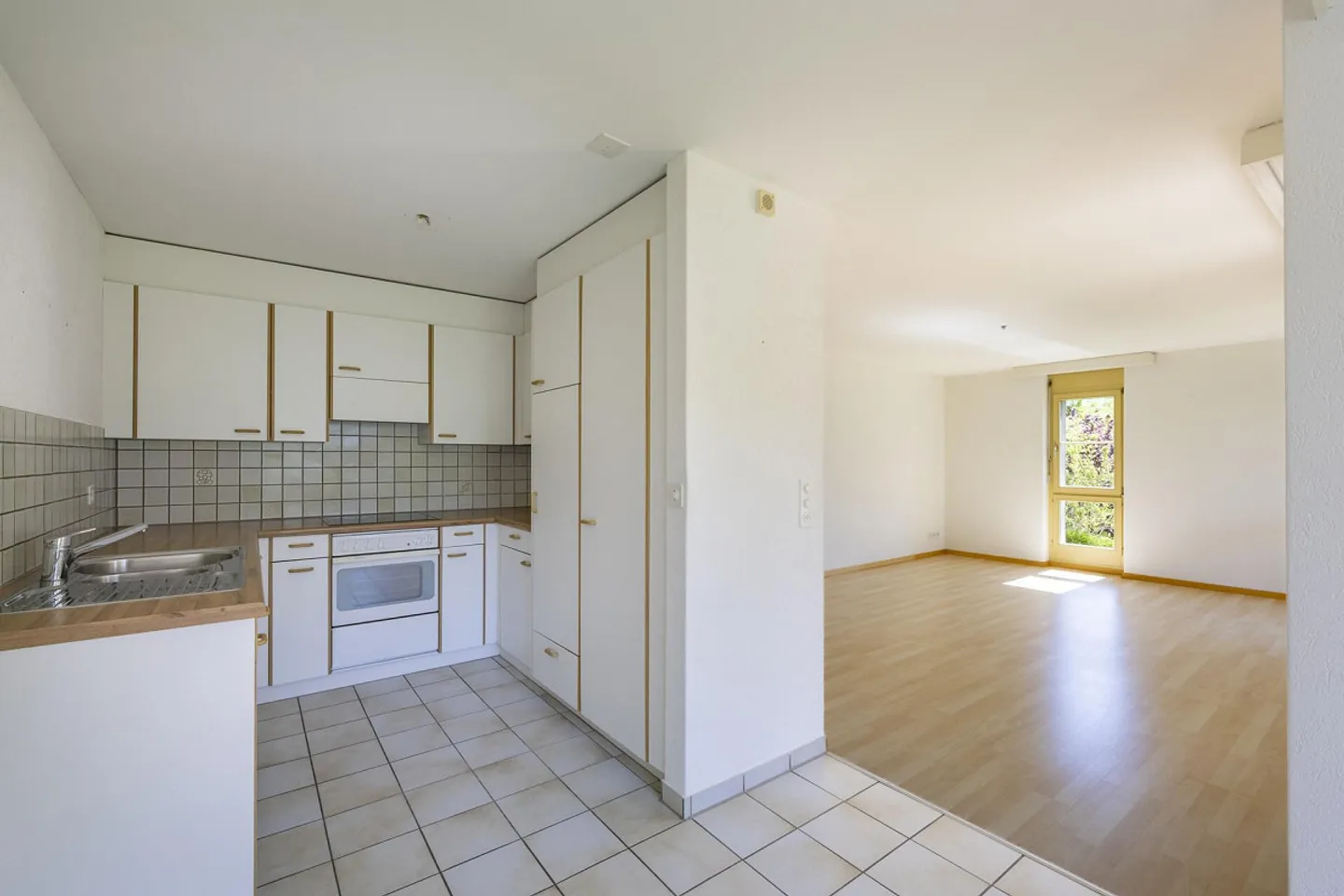 Appartamento giardino 2,5 locali con ascensore e garage singolo - Foto 3 di 20
