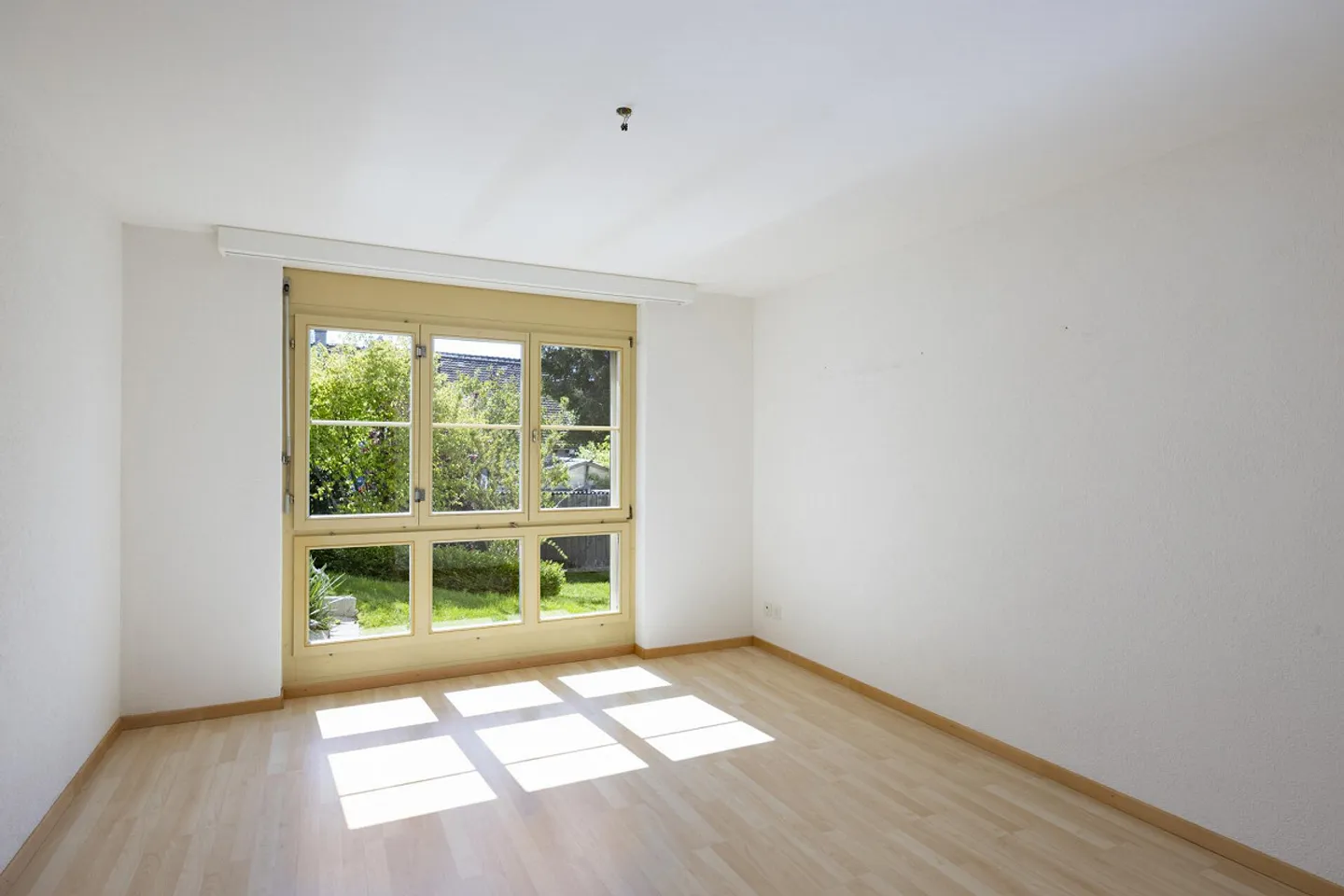 Appartamento giardino 2,5 locali con ascensore e garage singolo - Foto 7 di 20