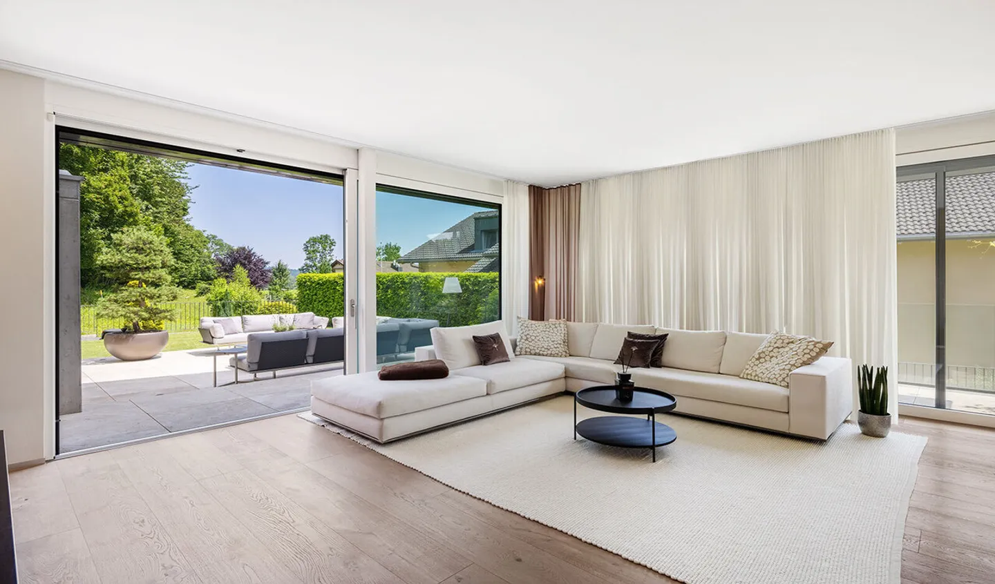 Luxurious Single-Family Home for the Highest Demands - Photo 2 of 10