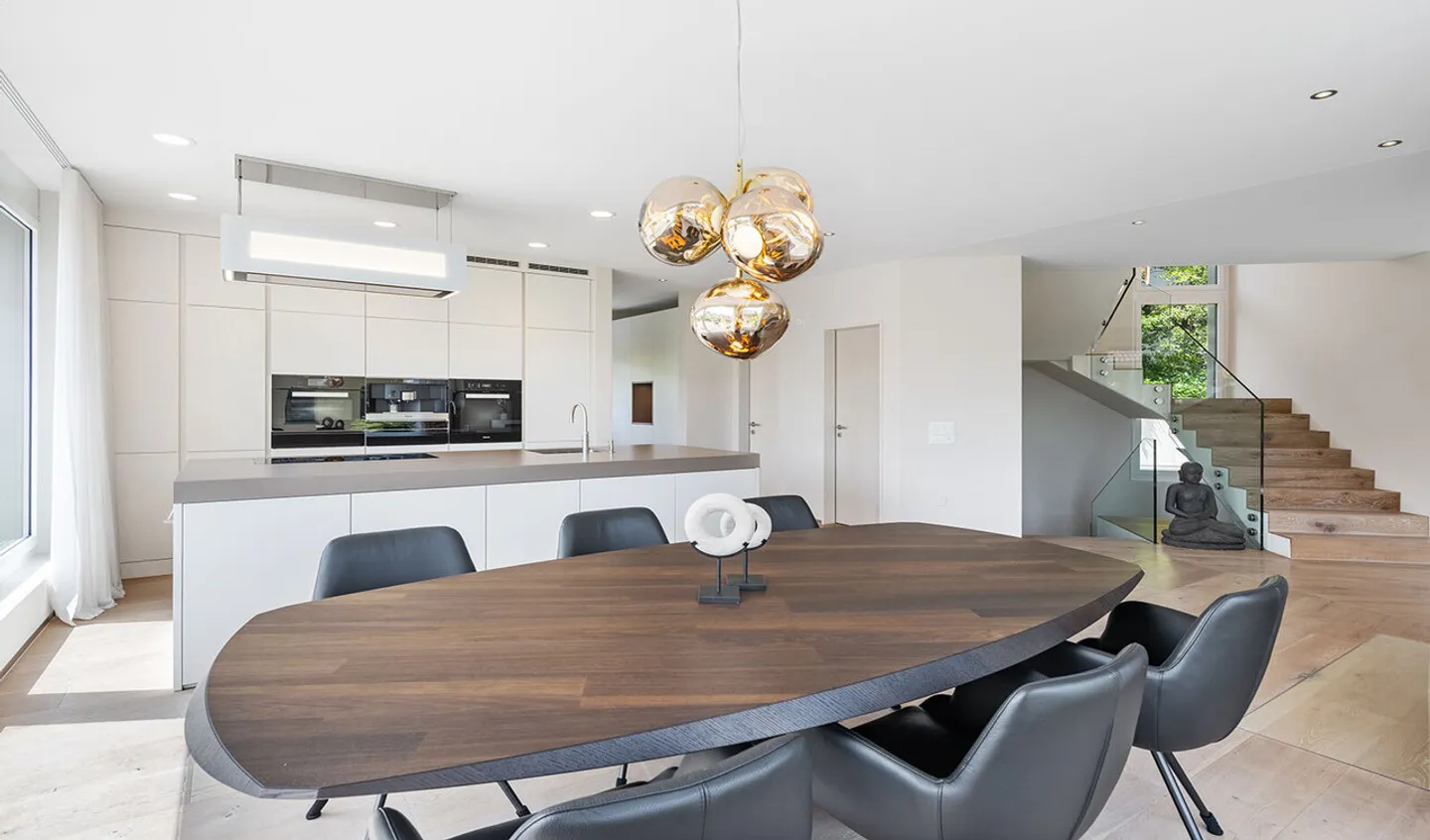 Luxurious Single-Family Home for the Highest Demands - Photo 4 of 10