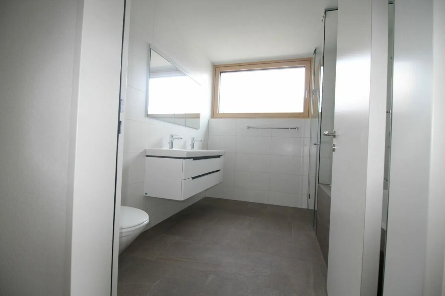 generous 3.5-room apartment with a view - Photo 5 of 13