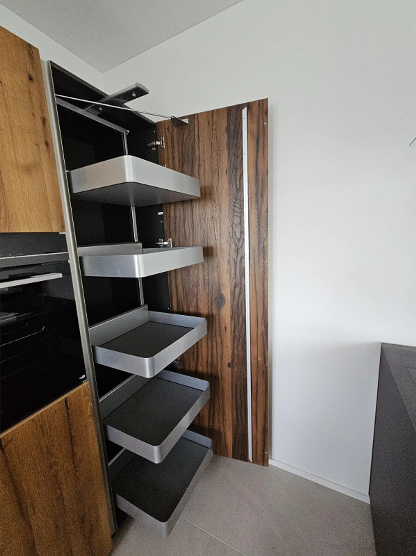 Prima locazione - esclusivo appartamento di 5 ½ stanze con vista lago mozzafiato - Foto 8 di 19