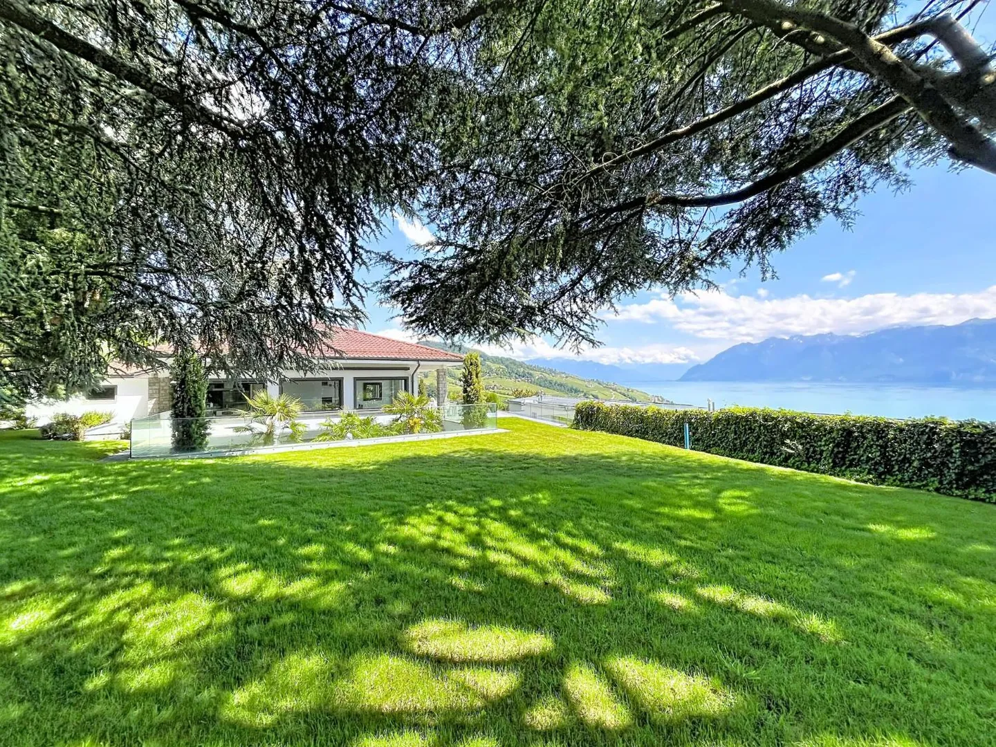 Villa de Luxe avec Vue sur le Lac - Photo 8 sur 10