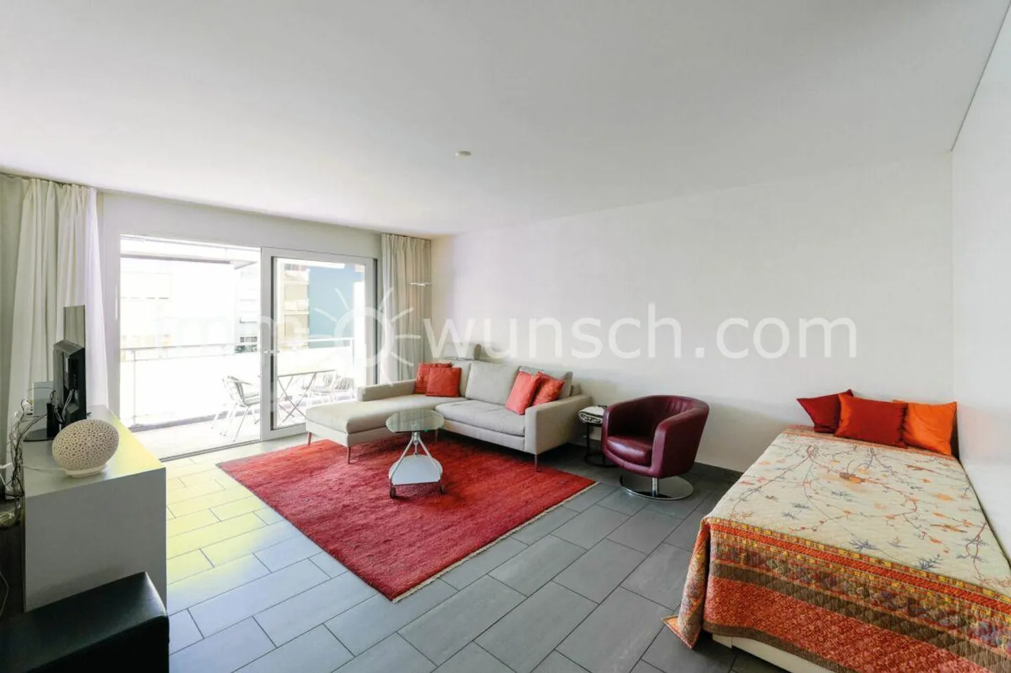 Charming 2 ½ room condominium with 2nd residence permit - Photo 10 of 11