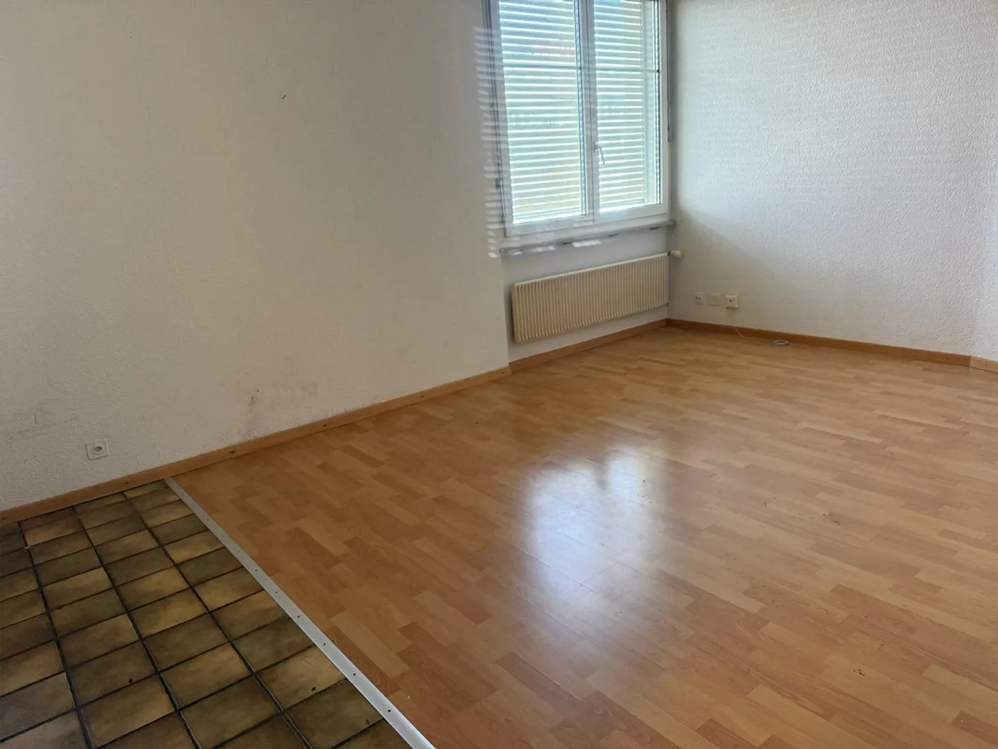 Charmante Wohnung mit Terrasse - Foto 2 von 5