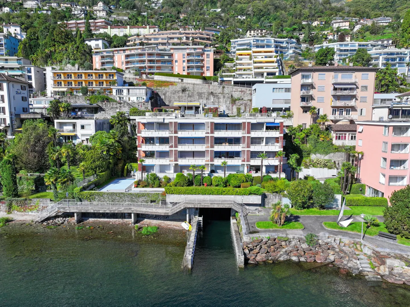 BRISSAGO - Appartamento sul lago con posto barca e motoscafo. - Foto 5 di 16