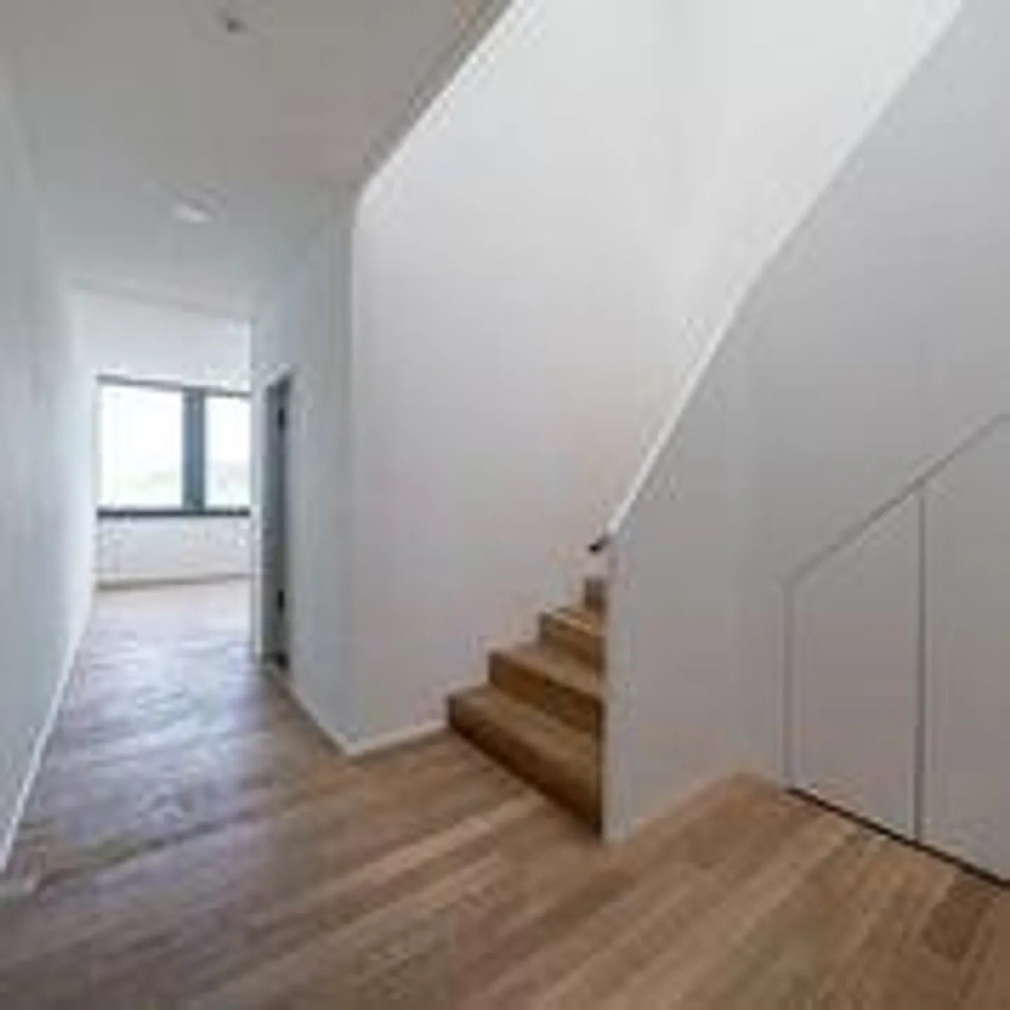 Appartamento Duplex Moderno con Balconi - Foto 2 di 16