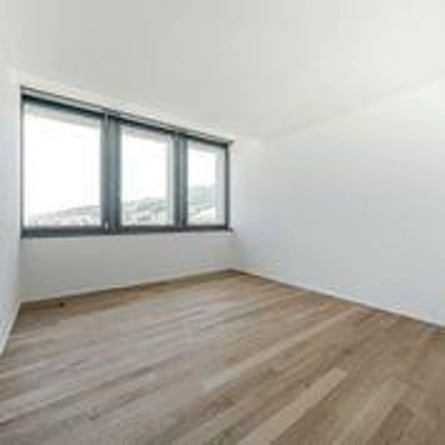 Appartamento Duplex Moderno con Balconi - Foto 7 di 16