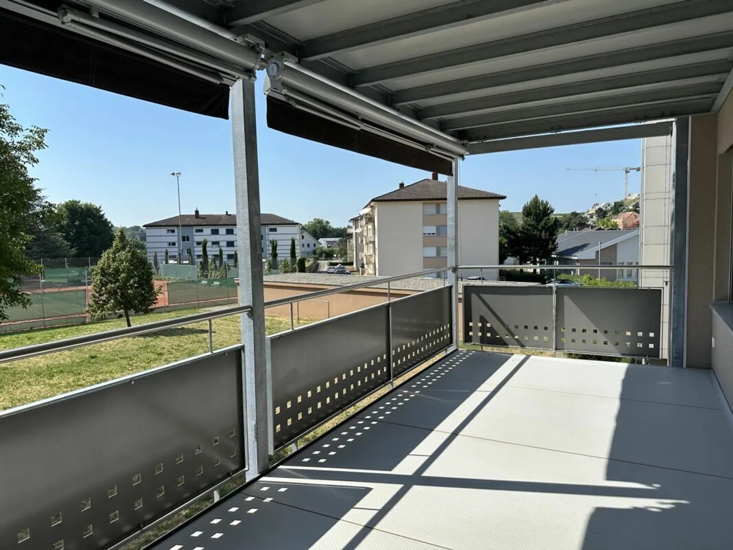 Bell'appartamento di 4,5 locali completamente ristrutturato in quartiere tranquillo! - Foto 1 di 10