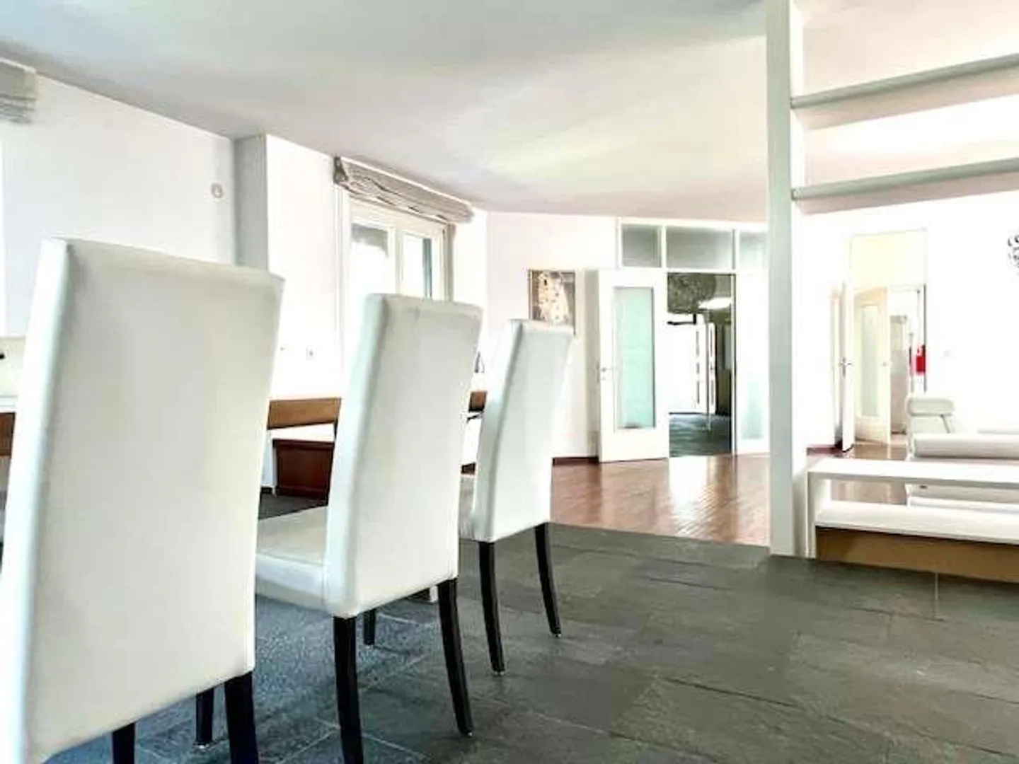 Villa moderna di classe in ottima posizione - Foto 11 di 13