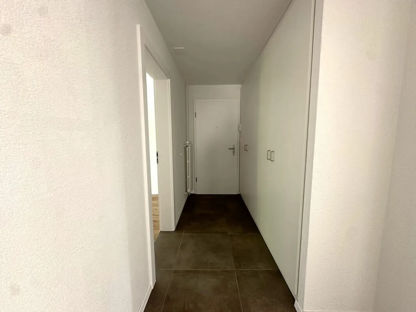 Bell'appartamento di 4,5 locali completamente ristrutturato in quartiere tranquillo! - Foto 10 di 10